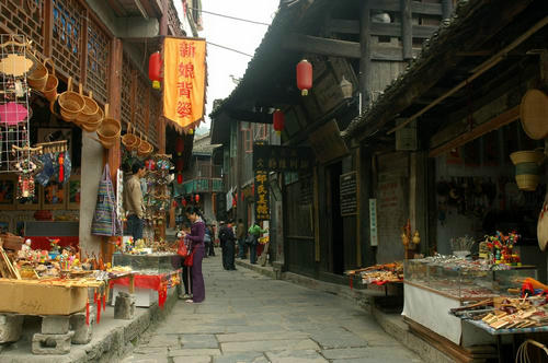 E線(xiàn)：張家界、猛洞河、芙蓉鎮(zhèn)、黃龍洞經(jīng)典四日游（純玩）